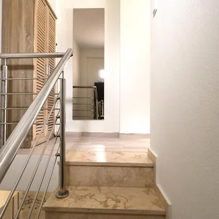 Sani Eclectic Family Villa, Private Garden Holiday home *