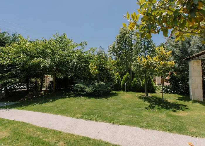 Sani Eclectic Family Villa, Private Garden 撒尼海滩