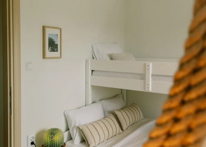 Sani Eclectic Family Villa, Private Garden 度假居 *