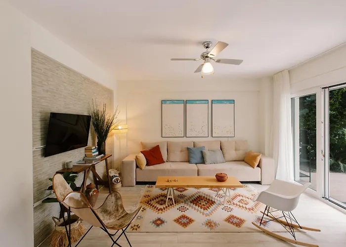 Sani Eclectic Family Villa, Private Garden * 撒尼海滩