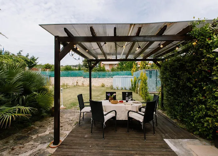 Sani Eclectic Family Villa, Private Garden * 撒尼海滩